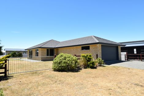 Photo of property in 14 Irishman Drive, Twizel, 7901