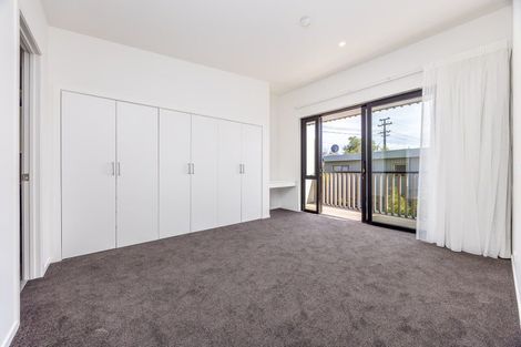 Photo of property in 771b East Coast Road, Northcross, Auckland, 0630