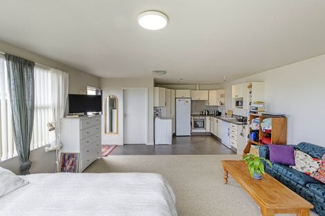 Photo of property in 11 Dart Crescent, Island Bay, Wellington, 6023