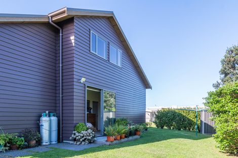 Photo of property in 5 Ian Place, Waihi Beach, 3611