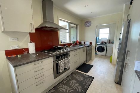 Photo of property in 8 Wyman Place, Pakuranga Heights, Auckland, 2010