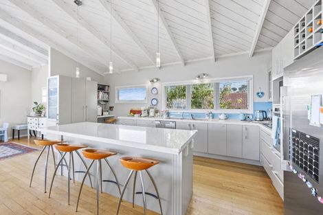 Photo of property in 13 Colmar Road, Mellons Bay, Auckland, 2014