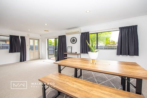 Photo of property in 2 Bathurst Street, Heretaunga, Upper Hutt, 5018