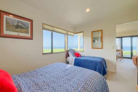 Photo of property in 5 Kon Tiki Road, Whiritoa, Whangamata, 3691