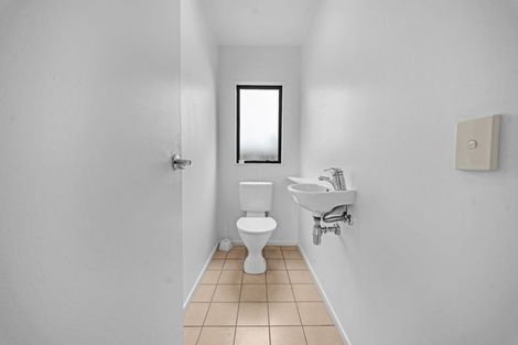 Photo of property in 19 Rakich Place, Henderson, Auckland, 0612