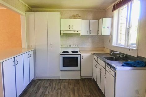 Photo of property in 2/9 Adriatic Avenue, Henderson, Auckland, 0612