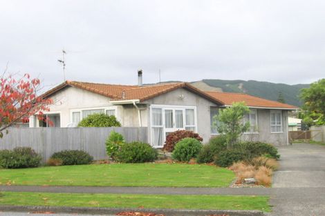 Photo of property in 4 Tawa Street, Waikanae, 5036