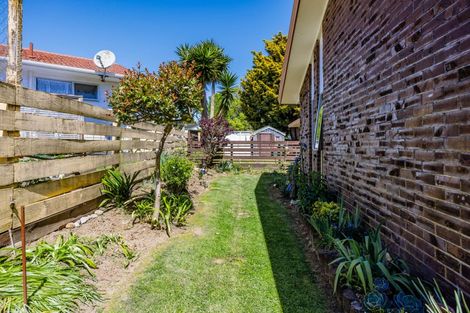 Photo of property in 2/29 Trentham Road, Papakura, 2110