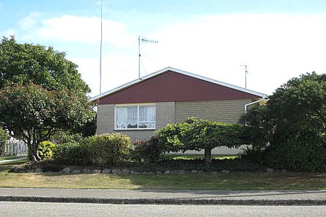 Photo of property in 16 Studholme Street, Waimate, 7924