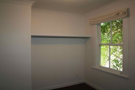 Photo of property in 24 Garden Road, Northland, Wellington, 6012