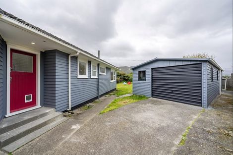 Photo of property in 5 Harlow Grove, Wainuiomata, Lower Hutt, 5014