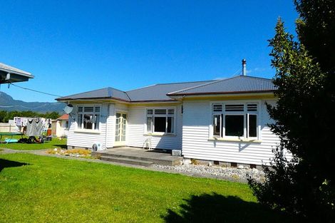 Photo of property in 87 Domett Street, Westport, 7825