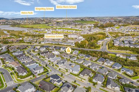 Photo of property in 15 Flavell Drive, Orewa, 0931