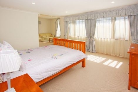 Photo of property in 27 Amberwood Drive, Northpark, Auckland, 2013