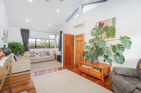 Photo of property in 18 Ringwood Place, Whitianga, 3510