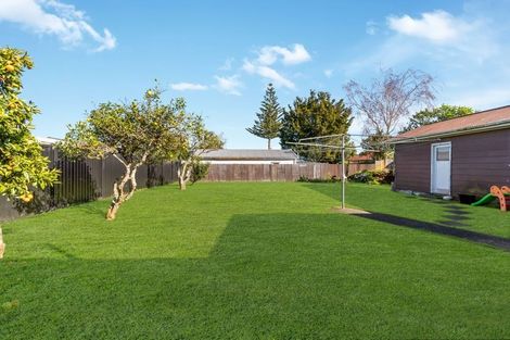 Photo of property in 82 Grove Road, Papakura, 2110