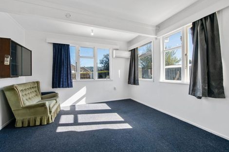 Photo of property in 43 Chapman Crescent, Naenae, Lower Hutt, 5011