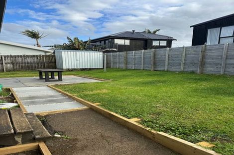 Photo of property in 2/57 Kiwi Esplanade, Mangere Bridge, Auckland, 2022