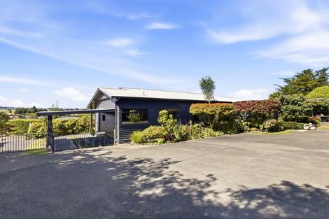 Photo of property in 2 Scenic Heights, Acacia Bay, Taupo, 3330