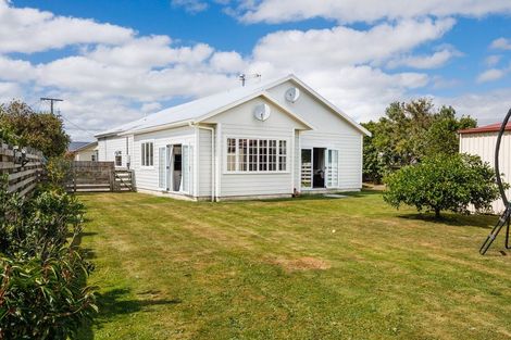 Photo of property in 3 Medway Street, Rongotea, 4476