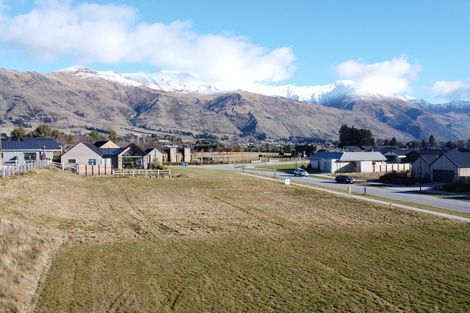 Photo of property in 10 Doug Ledgerwood Drive, Wanaka, 9305