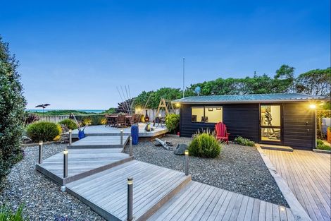 Photo of property in 23 Ara Kuaka, Waikanae Beach, Waikanae, 5036