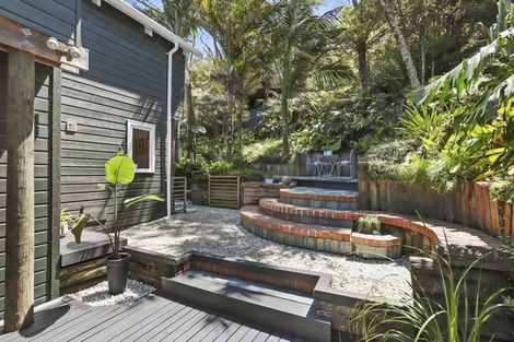 Photo of property in 71 Takahe Road, Titirangi, Auckland, 0604