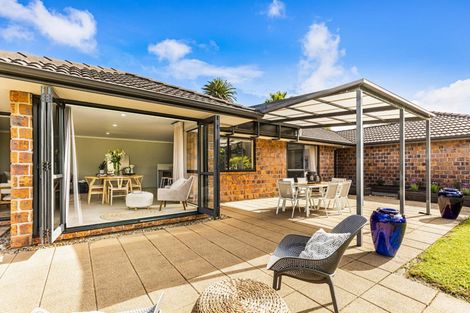 Photo of property in 10 Grassfield Place, Waimauku, 0812