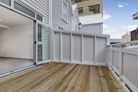 Photo of property in Victoria Villas, 43/35 Pirie Street, Mount Victoria, Wellington, 6011