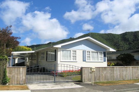 Photo of property in 3 Dakota Grove, Totara Park, Upper Hutt, 5018