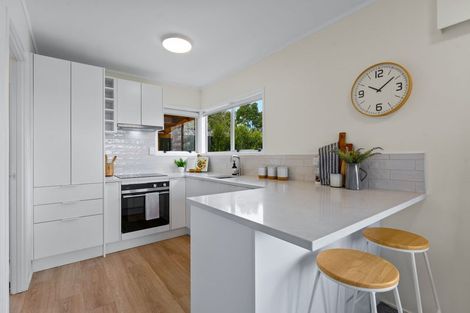 Photo of property in 2/43 Telstar Place, Beach Haven, Auckland, 0626