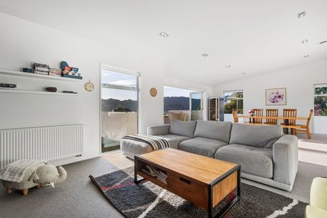 Photo of property in 10 Euan Sarginson Place, Diamond Harbour, Lyttelton, 8971