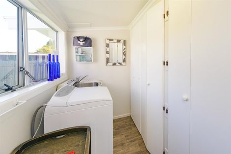 Photo of property in 27 Bond Street, Marton, 4710