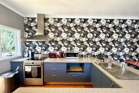 Photo of property in 14 Moana Street, Kaka Point, 9271