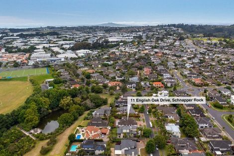Photo of property in 11 English Oak Drive, Schnapper Rock, Auckland, 0632