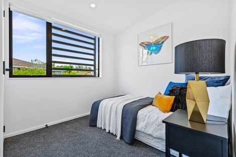 Photo of property in 4/13 Fairdale Place, Birkdale, Auckland, 0626