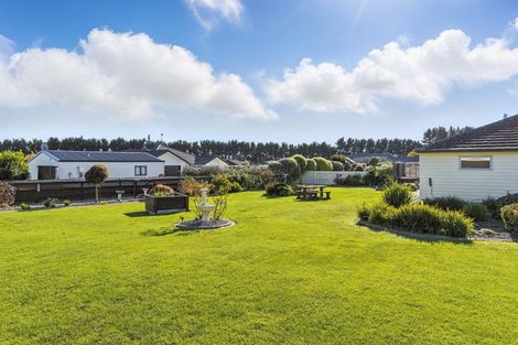 Photo of property in 51 Garth Road, Levin, 5571