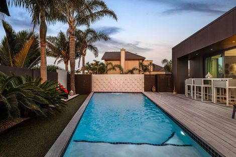 Photo of property in 3 Mansion Court, West Harbour, Auckland, 0618