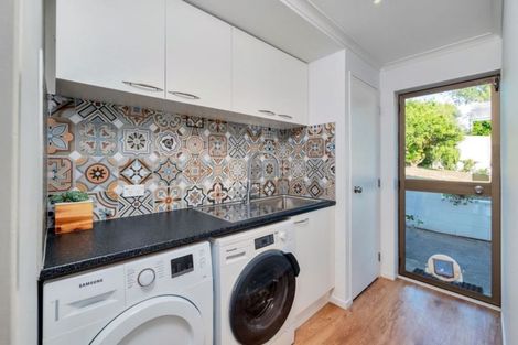 Photo of property in 60 Kaipara Road, Papakura, 2582