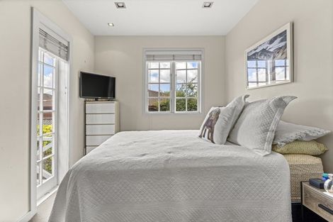 Photo of property in 1/10 Wolsley Avenue, Milford, Auckland, 0620