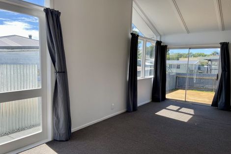 Photo of property in 2 Nicholson Street, Mayfair, Hastings, 4122