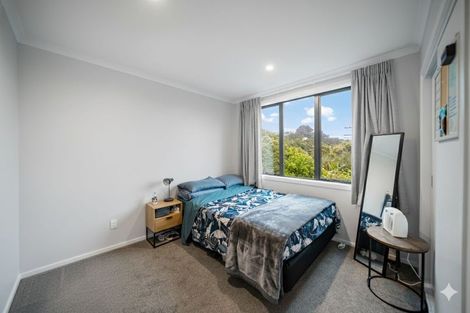 Photo of property in 29b Glanmire Road, Newlands, Wellington, 6037