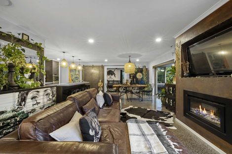 Photo of property in 10 Cooke Farm Grove, Waiwhakaiho, New Plymouth, 4312