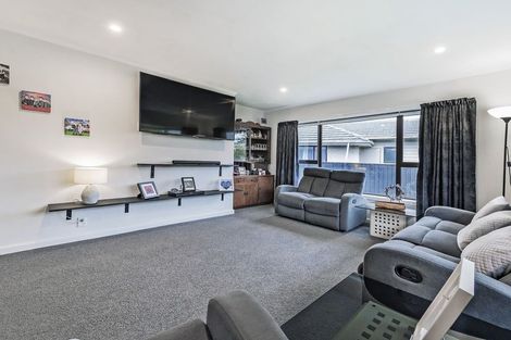 Photo of property in 194 Springs Road, Hornby, Christchurch, 8042