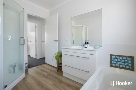 Photo of property in 8 Sandy Place, Waihi Beach, 3611