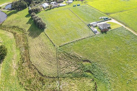 Photo of property in 15 Rangitatau Road West, Pakaraka, Wanganui, 4574