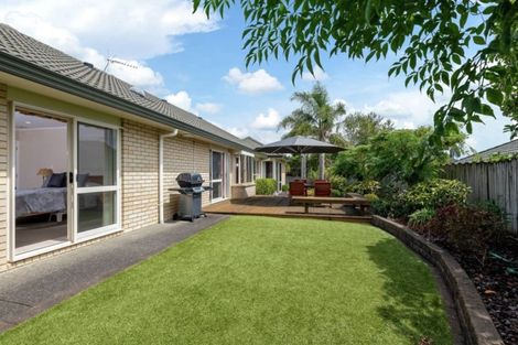 Photo of property in 7 Magilligan Close, East Tamaki Heights, Auckland, 2016