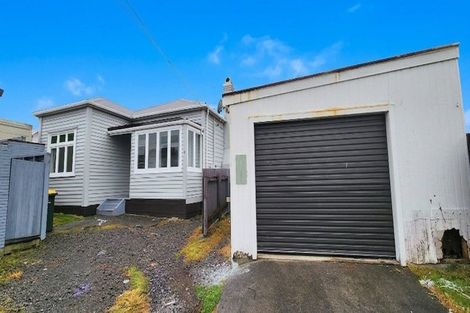 Photo of property in 9 Mahoe Street, Strandon, New Plymouth, 4312
