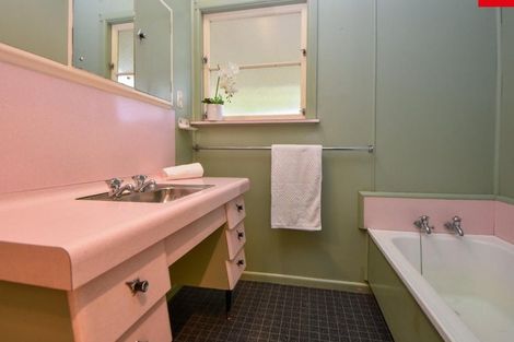 Photo of property in 50 Kent Street, Carterton, 5713