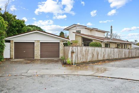 Photo of property in 25 Montana Place, Merrilands, New Plymouth, 4312